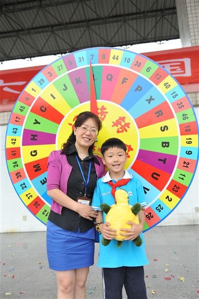 童声飞扬庆六一，缤纷活动展风采