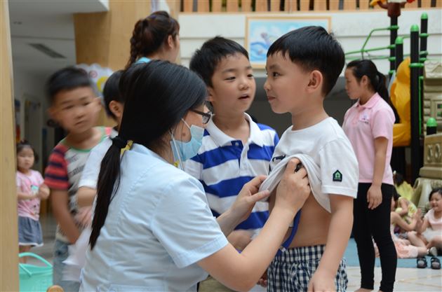 关注幼儿、呵护健康——记棠外实验幼稚园2015年幼儿健康体检