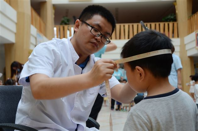 关注幼儿、呵护健康——记棠外实验幼稚园2015年幼儿健康体检