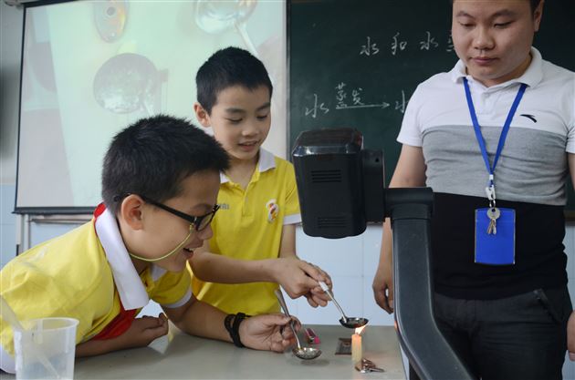 实践出真知——记棠外附小科技实习老师汇报课活动