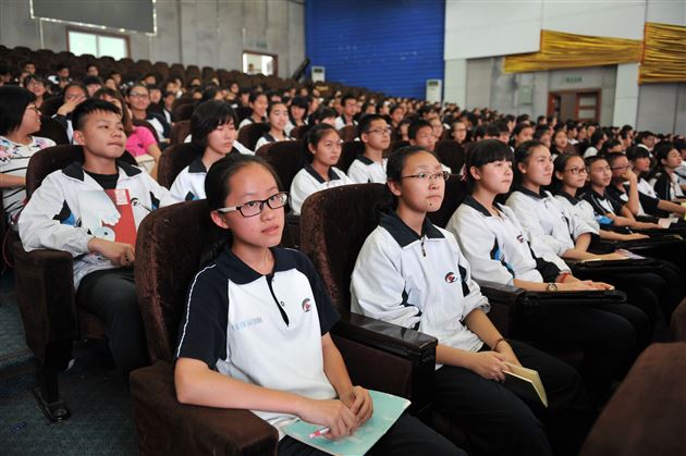 少年作家万亿在棠外举办创作讲座——棠外初中仁譞文学社活动（四）