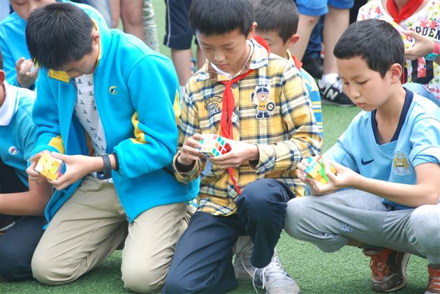 棠外附小举办第二届魔方大赛