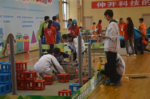 棠外VEX机器人获省赛金牌及亚太机器人中国赛区比赛资格