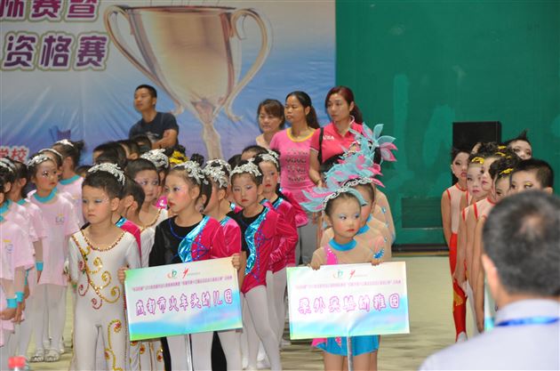 棠外实验幼稚园幼儿亮相成都市幼儿体操锦标赛
