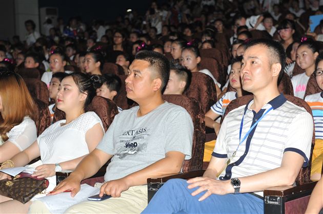 棠外附小举行第十届“快乐六一 童声飞扬”班级歌咏比赛