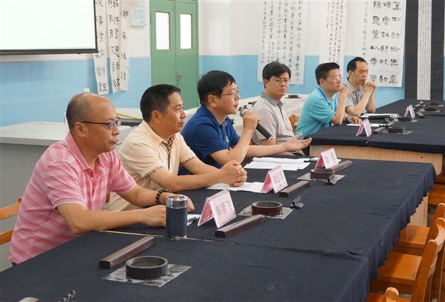 棠外美术教研组承办全县书法骨干教师培训