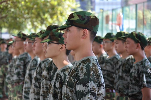 “精神的铸炼，灵魂的升华”——记棠外高2015级新生军训