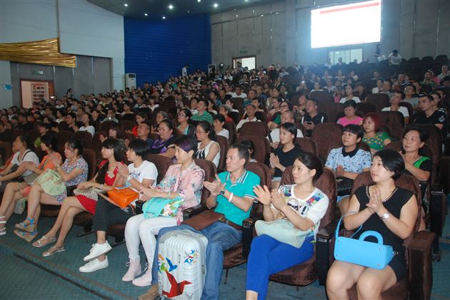 让每一朵花尽情绽放——记棠外附小一年级新生家长会