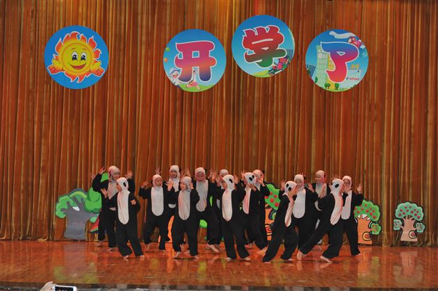 喜迎新学期  笑迎新同学——棠外附小举行2015—2016新学年迎新晚会