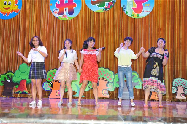 喜迎新学期  笑迎新同学——棠外附小举行2015—2016新学年迎新晚会