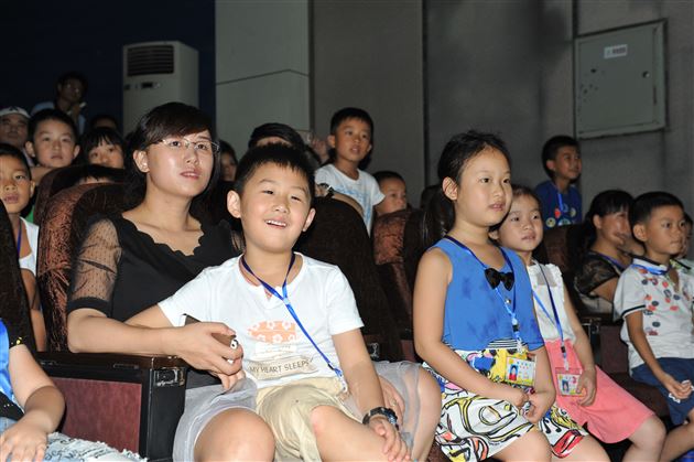 喜迎新学期  笑迎新同学——棠外附小举行2015—2016新学年迎新晚会