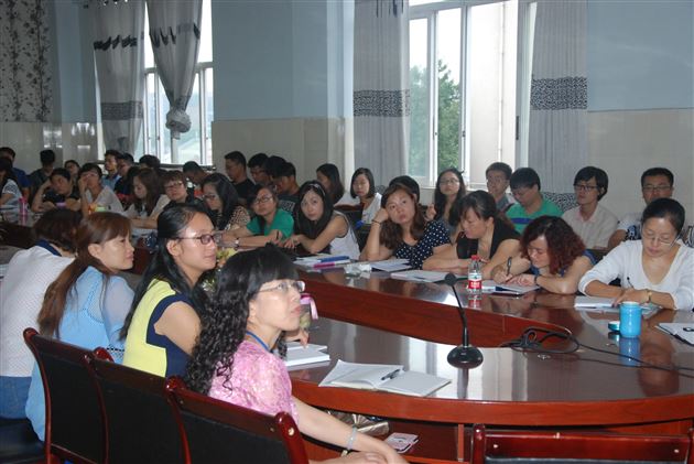 中小学教师科研的价值取向与实践策略——记棠外附小教师暑期培训活动