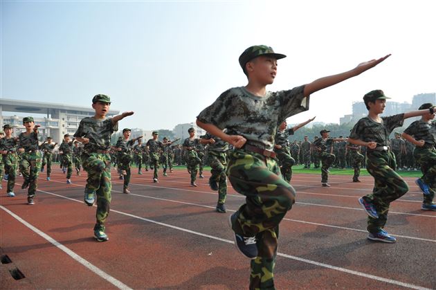 磨意志，锻英才！——记棠外初2015级新生军训