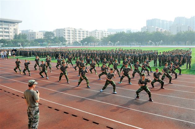 磨意志，锻英才！——记棠外初2015级新生军训