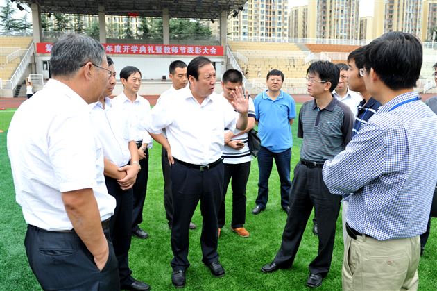 区副主席白向群一行考察棠外_棠中外语学校[ 