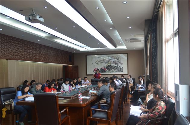 市教科所专家应邀参加棠外初中部数学教研组活动