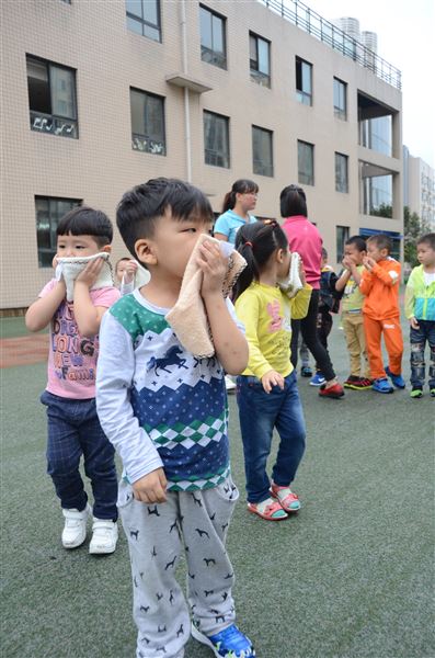 关注消防、关爱生命——记棠外实验幼稚园开展消防应急演练