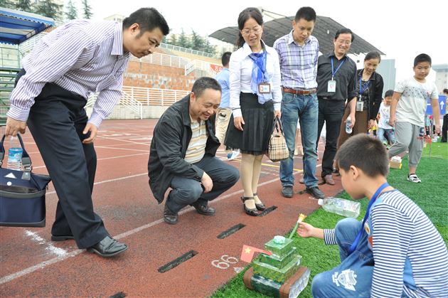 棠外附小隆重举行“全国科普日”活动启动仪式暨第三届科技节开幕仪式