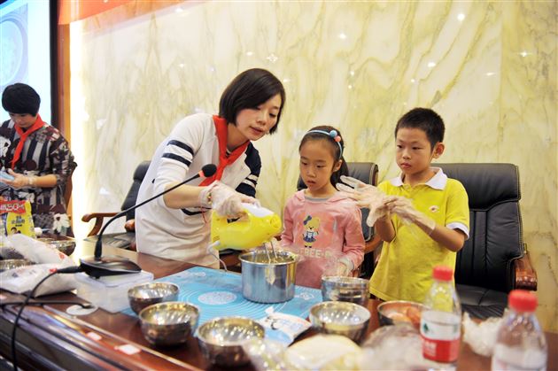 不一样的体验，不一样的中秋——记棠外附小二年级家长义工活动