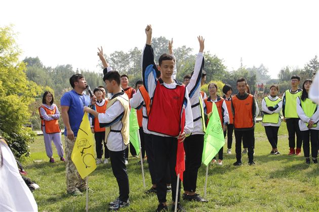 团结奋战见青春，知行合一展笑颜——记棠外国际班2015-2016学年度第一次社会实践活动