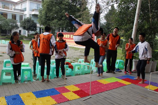 团结奋战见青春，知行合一展笑颜——记棠外国际班2015-2016学年度第一次社会实践活动