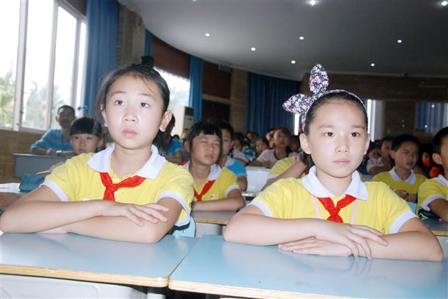 铭记历史  缅怀先烈——记棠外附小“学生讲堂”之仁譞文学社活动