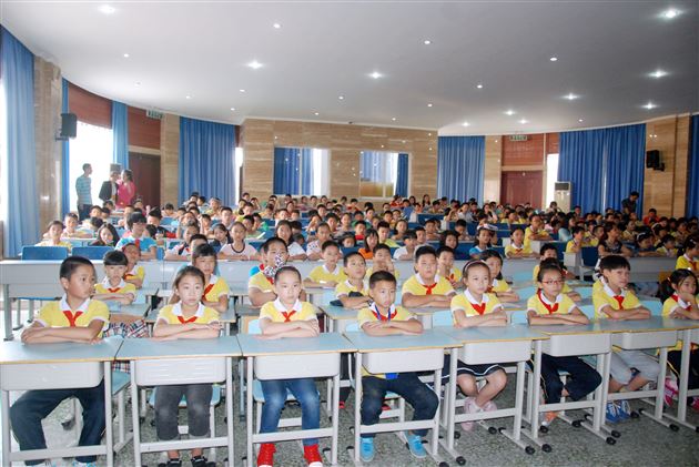 铭记历史  缅怀先烈——记棠外附小“学生讲堂”之仁譞文学社活动