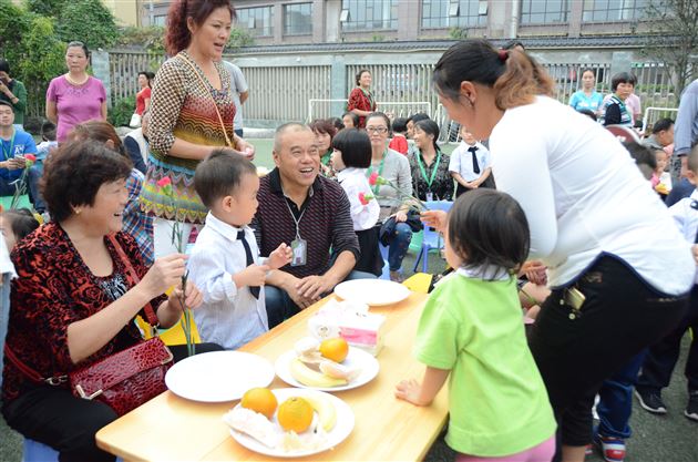 我和爷爷奶奶一起过重阳——记棠外实验幼稚园重阳节敬老活动