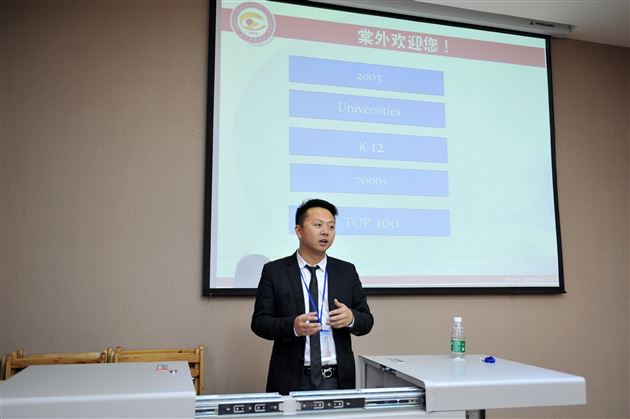 美国校长寻友好学校 四川棠外结友谊之花——记美国名校明泉中学校长莅临棠外