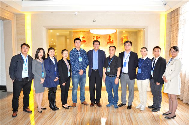 美国校长寻友好学校 四川棠外结友谊之花——记美国名校明泉中学校长莅临棠外