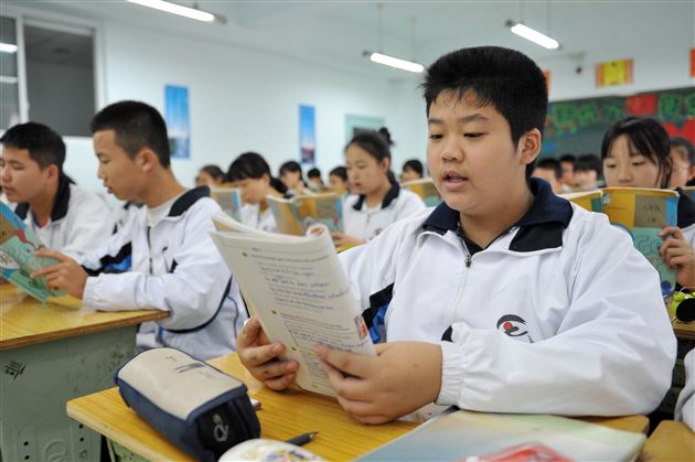 棠外初2014级16班王诗童同学荣获第六届成都市“爱心美德少年”