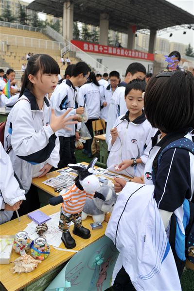 “棠外有您更温暖”--记棠外第十二届师生爱心义卖游园活动
