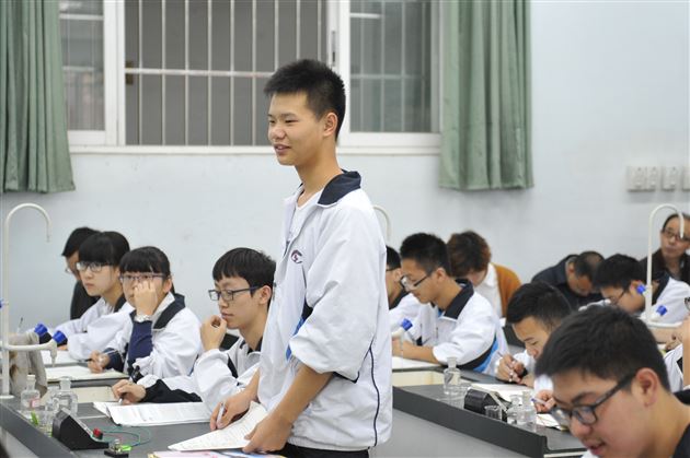 践行活动单元教学  着力问题意识培养——双流县高中化学教学研讨会在棠外圆满开展