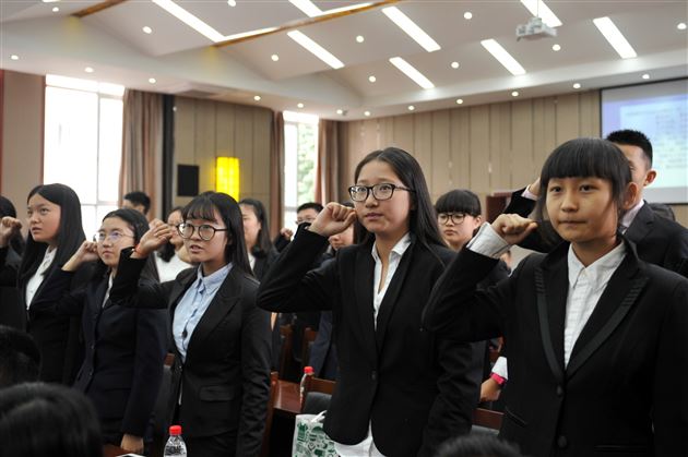 “商界精英”才华初展，“市场风云”谁具慧眼——棠外第一届学生商业模拟挑战赛纪实