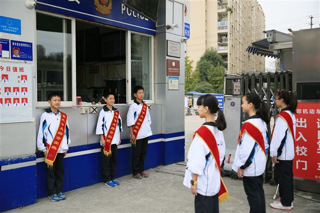 实践中收获，收获中成长——记棠外初2015级1班学生校内实践活动