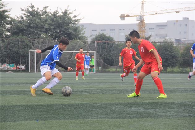 喜报：棠外初高中男子足球队卫冕成都市中学生足球锦标赛冠军