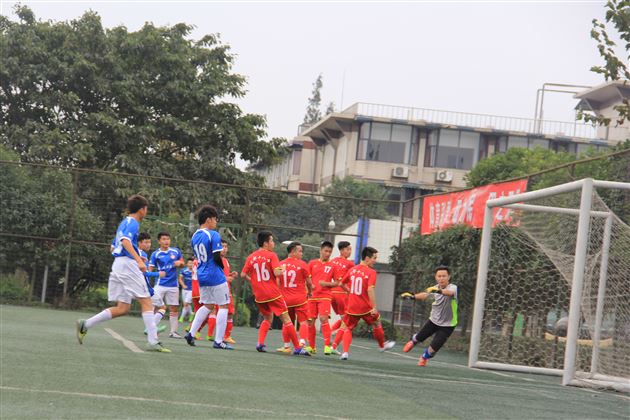 喜报：棠外初高中男子足球队卫冕成都市中学生足球锦标赛冠军