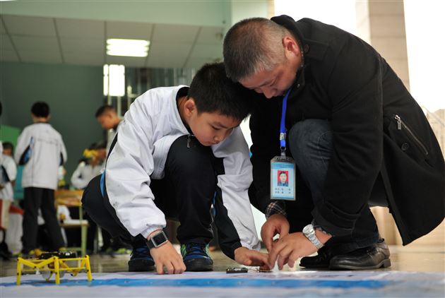 哇塞，这个机器人萌萌哒！——第十三届四川省青少年机器人创新实践活动分赛场比赛在棠外举办