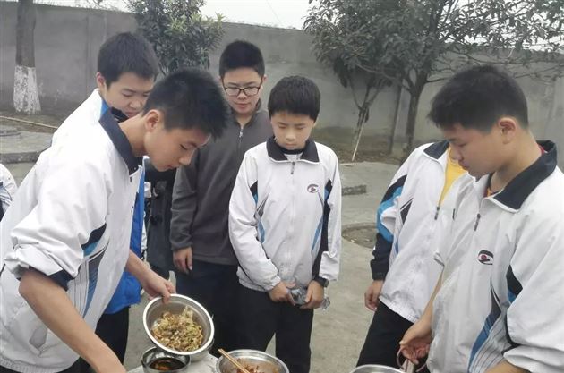 棠外初2014级综合社会实践活动系列报道（2）