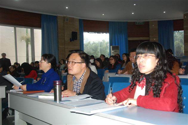 双流县“鼎式语文系列研究之群文阅读专题研究活动”在棠外附小举行