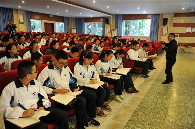 双流县初中英语程德金工作室在棠外初三进行研修