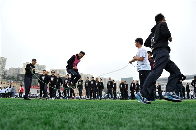 我运动 我健康——记棠外第二届高中冬季集体项目运动会