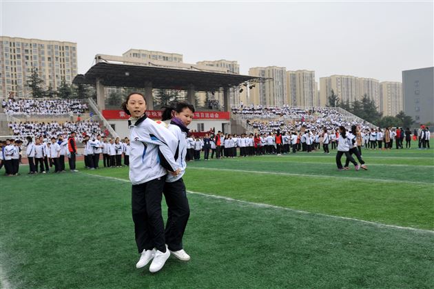 相约赛场 激情飞扬--记棠外初中第二届冬季集体项目运动会