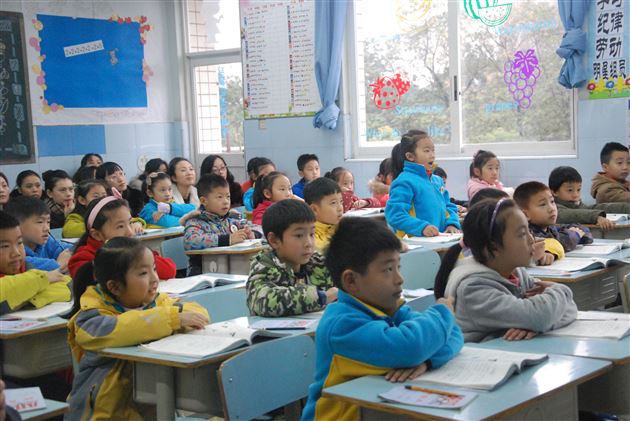 和谐的氛围  开放的课堂——棠外附小举行家长开放日活动