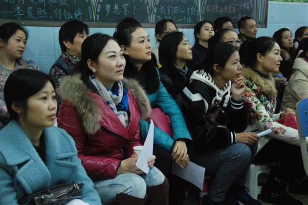 和谐的氛围  开放的课堂——棠外附小举行家长开放日活动