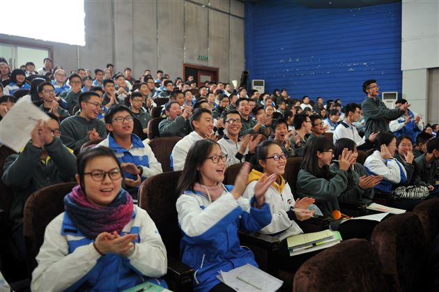 “文题间再现历史 问答处尽展才智”——纪念“12·9”系列活动之高一年级文化与智力竞赛