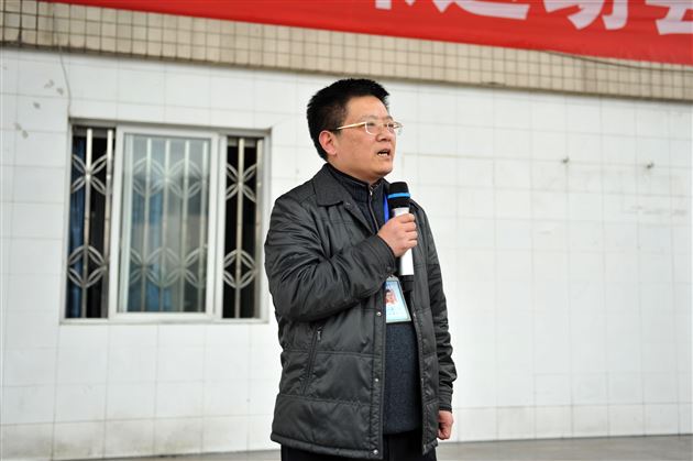 抓学习兼顾健体魄，少年强才能中国强——棠外初2013级举行 “一二·九” 纪念活动暨师生趣味运动会