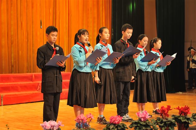 忆峥嵘岁月，展青春风采——纪念“12·9”系列活动之初一文艺汇演