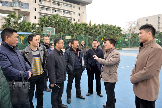 成都市新优质学校校长团到我校考察学习