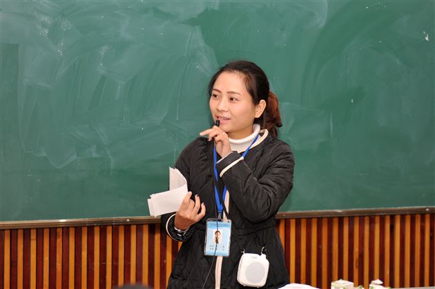 “人生拍卖会”——记棠外初二年级心理团体辅导活动